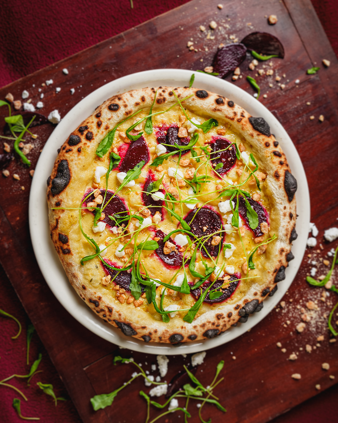 🌱🍕 Vegan Fox! 🌱🍕 

Pitkään käsikirjoitettu resepti ja vahvoja roolisuorituksia.  Pääosia näyttelevät nimittäin kettumaisen ovela Tujun yrttikastike, paahdettu punajuuri, vegaaninen blue-vuusto, pinjansiemenet, viikunabalsamicokastike ja tuoreet yrtit!

Tiesithän, että Turtlesitkin syövät pizzaa. Haluatko olla nolompi kuin Turtlesit? 
Et halua. Niille, kenellä on auto-ongelmia, voivat tilata Woltin tuomaan!