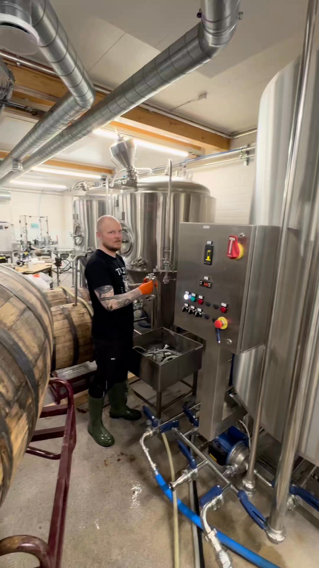 🎙️ COVER MUSAVISA KE 22.4.2026 KLO 18:00🎷

Oletko aikuinen nainen vai oletko suurkaani? Tiedätkö mikä biisi on mikäkin ja luottosi tähän on kova kuin AC/DC:n kivi?

Keskiviikkona 22.4.2026 klo 18:00 Tuju Taproomissa COVER MUSAVISA!

Osalle tämähän on tuttua, mutta jos olet uusi, niin tässä on musavisa. Mutta nämä ovat covereita?! Eli haastekertoimet pompsahtivat kattokruunuun asti! 

Voit osallistua yksin tai joukkueena, mutta varmasti nostat myös voittokertoimia, jos otat kaverin mukaan! 🙌

Ei osallistumismaksua! 
Tule - osallistu - voita!