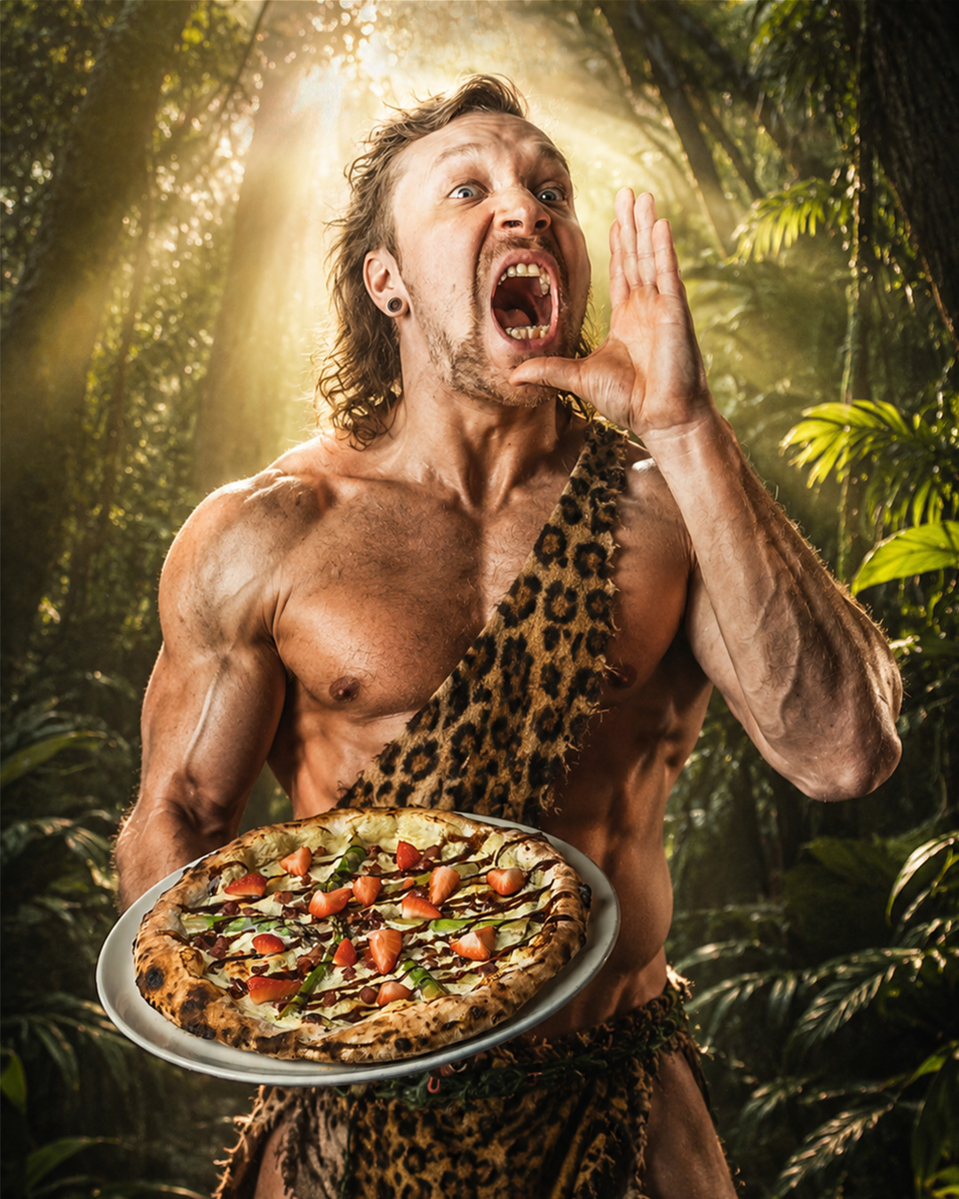 ☀️KESÄMENU ON TÄÄLLÄ - MITEN SIISTII!?!☀️
Näin se on, pizzamenu räjäytettiin uuteen kuositukseen ja ensimmäisenä esitellään:

🐒PARZAN🌴

Rakuunamäen viidakon rehevän aluskasvillisuuden seasta löytyy pizza, jonka ääni kuuluu kauas. Parsapuiden kätköistä leopardi tarkkailee ja gorillat liikkuvat liaanien lomassa.

Kesäinen viidakkopizzamme sisältää Tujun vuohenjuusto-parsakreemin, pikelöityä vihreää parsaa, rapeaa pekonia, balsamico-kastiketta sekä tuoreita mansikoita.

Minä Parzan – sinä Jano!
Joki kuivahti eikä norsutaksi pysähtynyt Rakuunamäelle? Ota puhelin ja pyydä Woltia tuomaan perille.